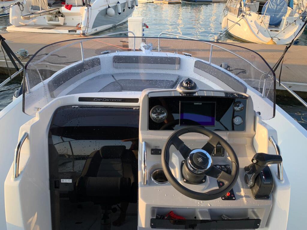 Motor boat 