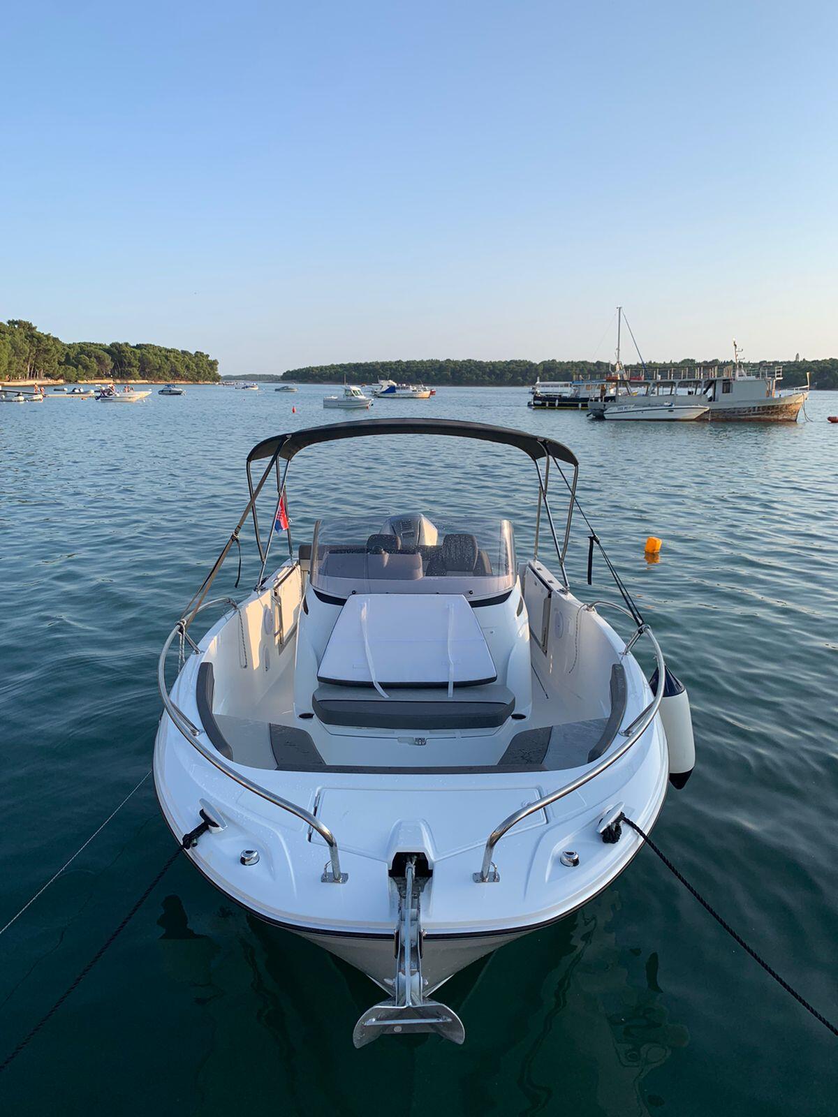 Motor boat 
