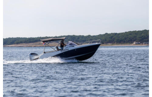Barco a motor 