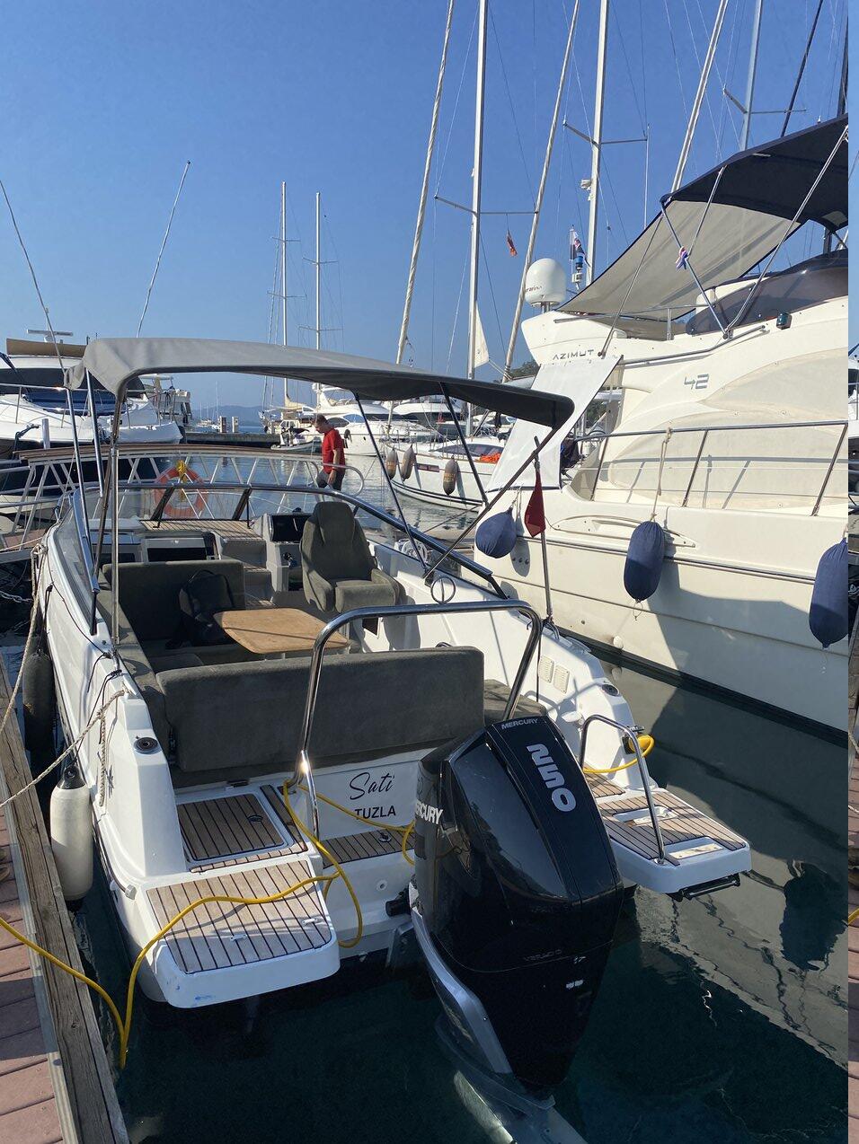 Barco a motor 