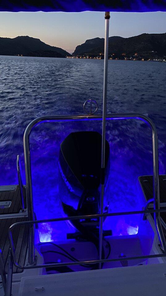 Barco a motor 