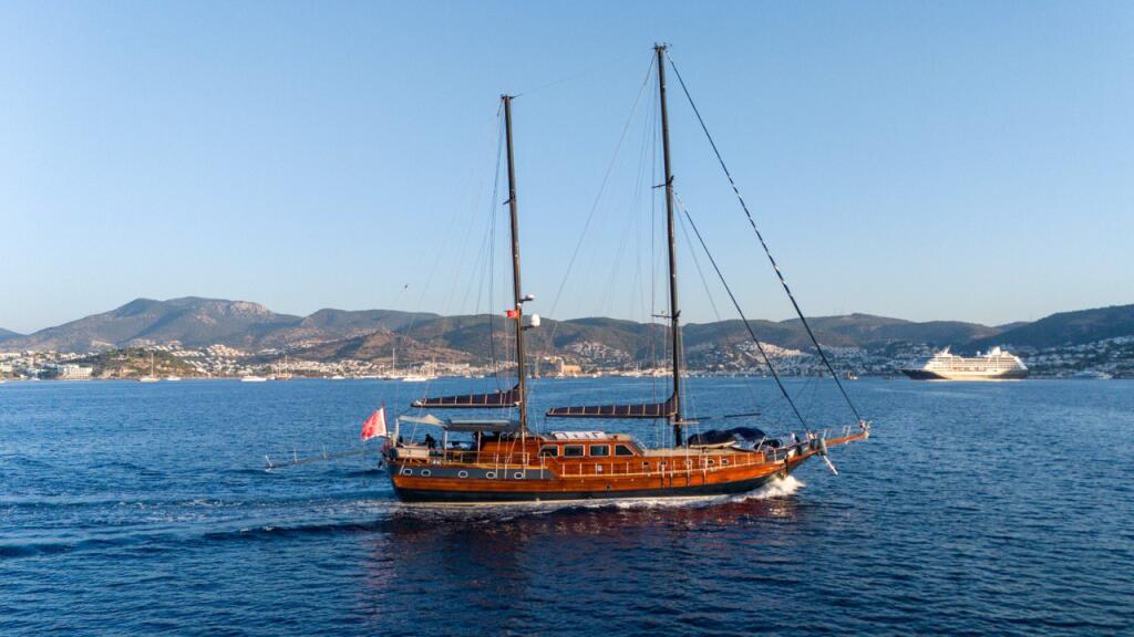 Gulet & Motorsailer 