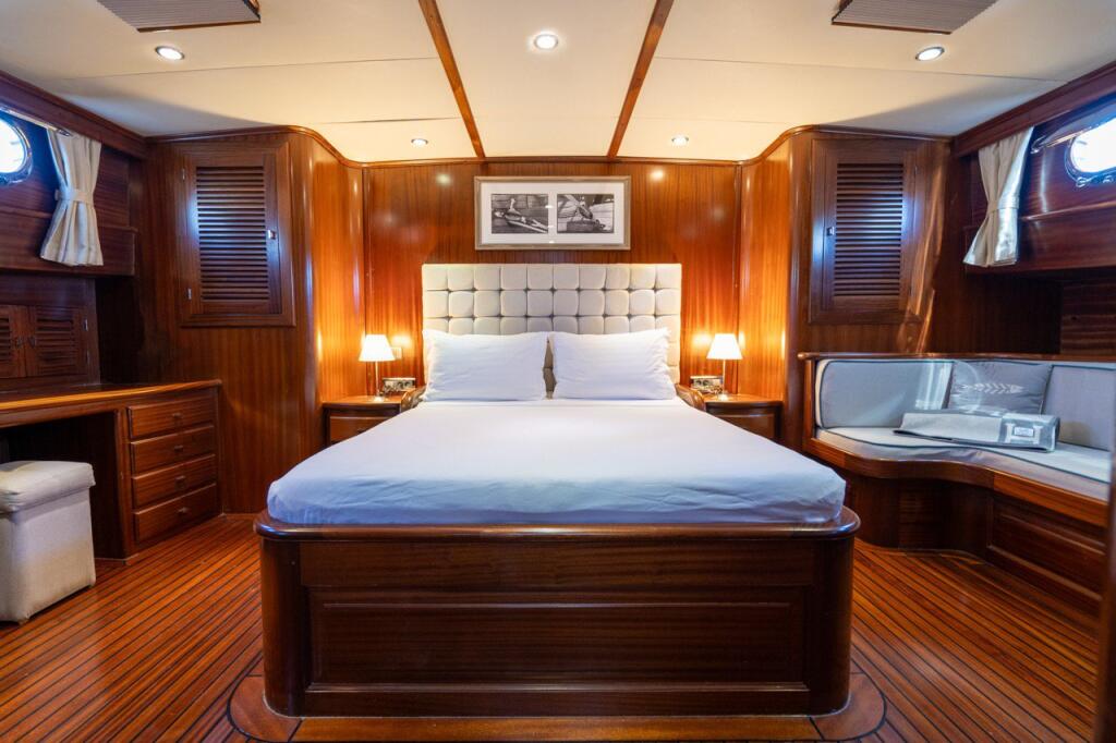 Gulet & Motorsailer 