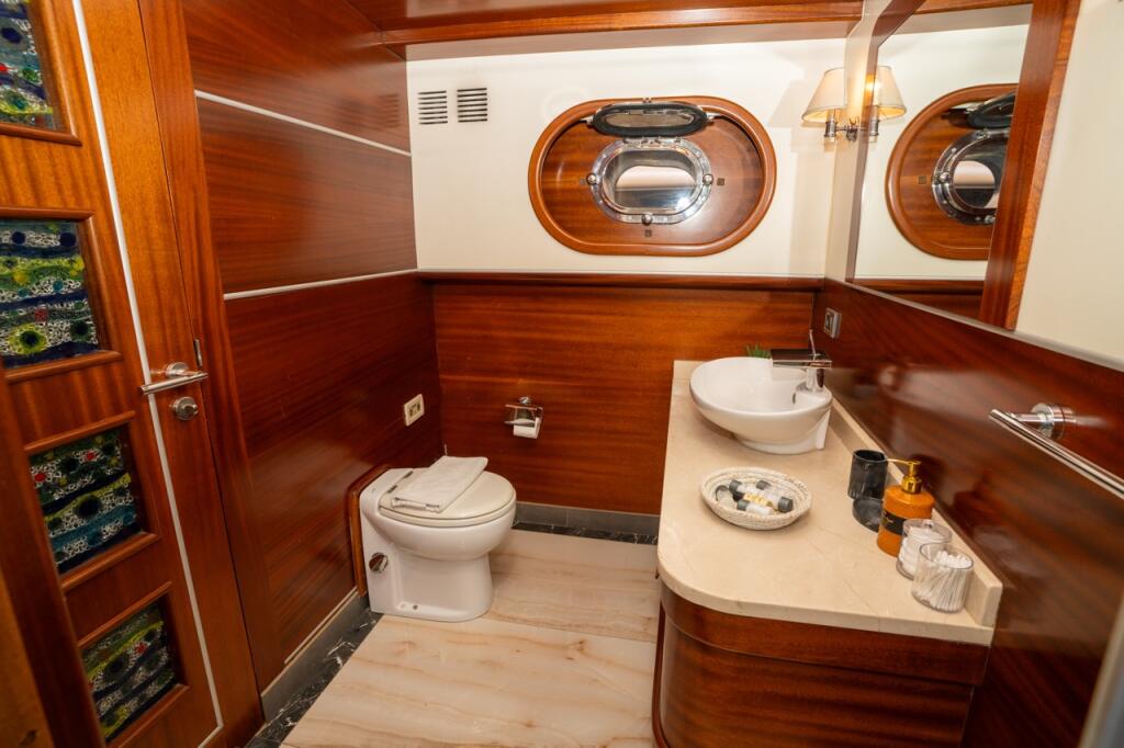 Motorsailer 
