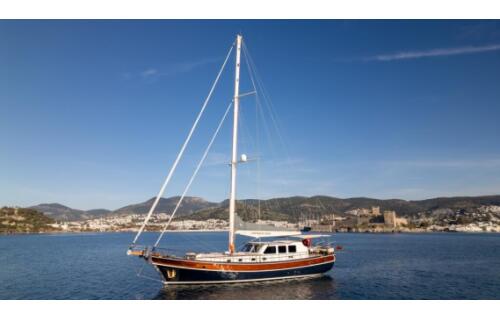 Motorsailer 