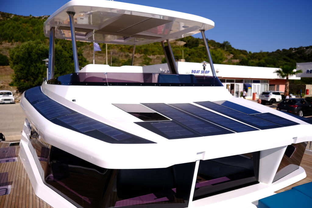 Power catamaran 