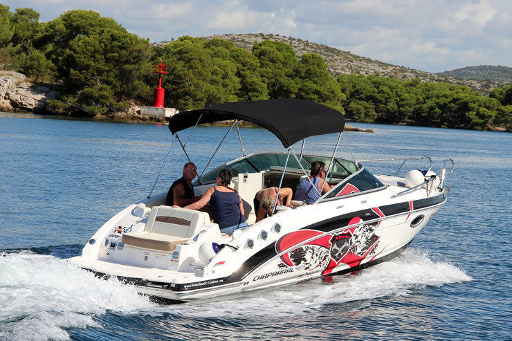 Motor boat 