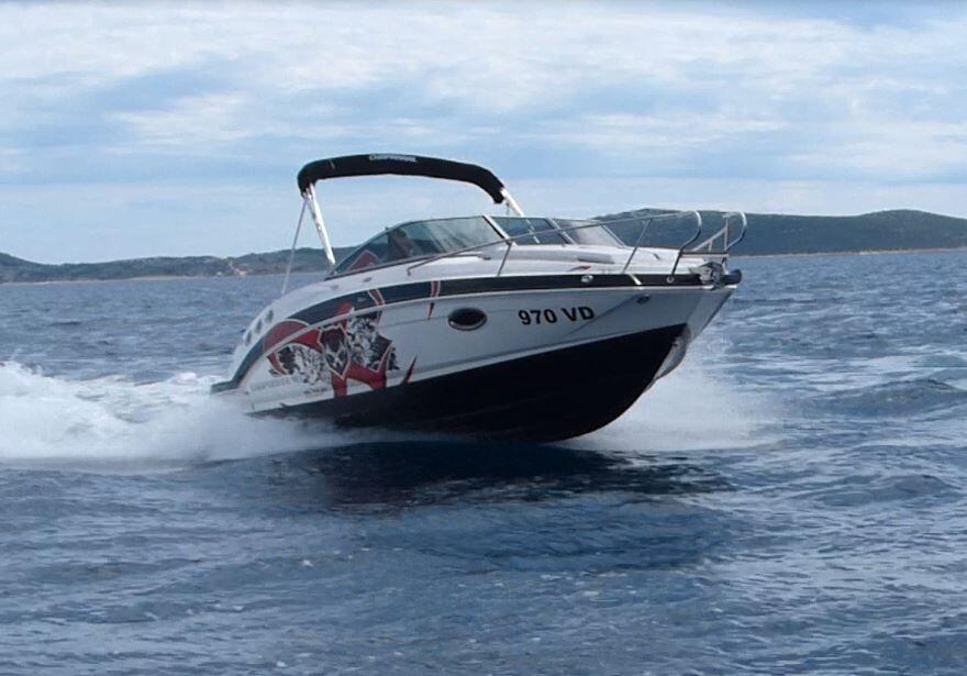 Motor boat 