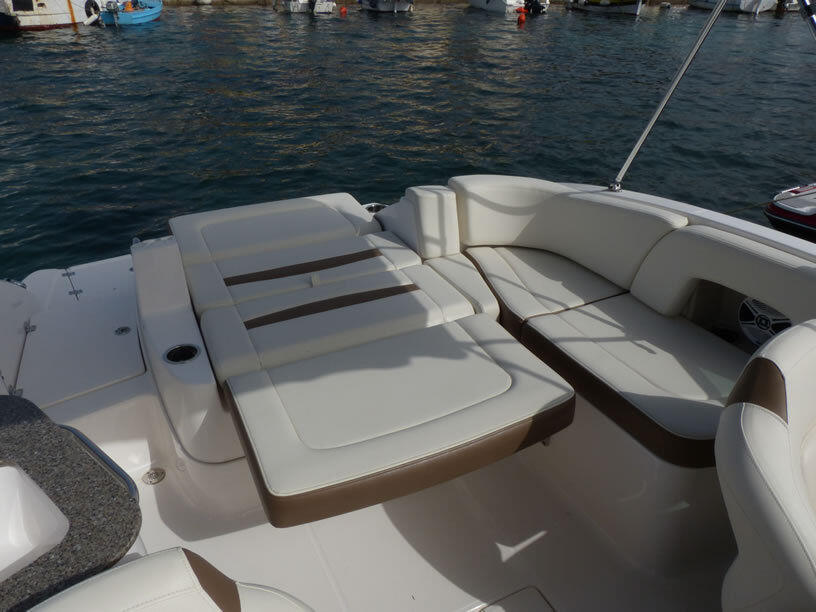 Motor boat 