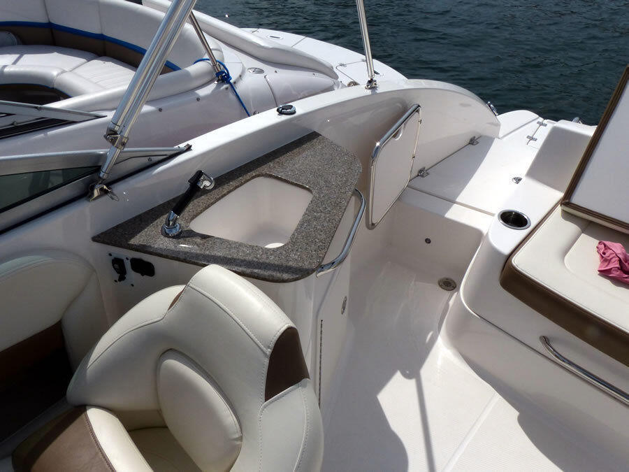 Motor boat 