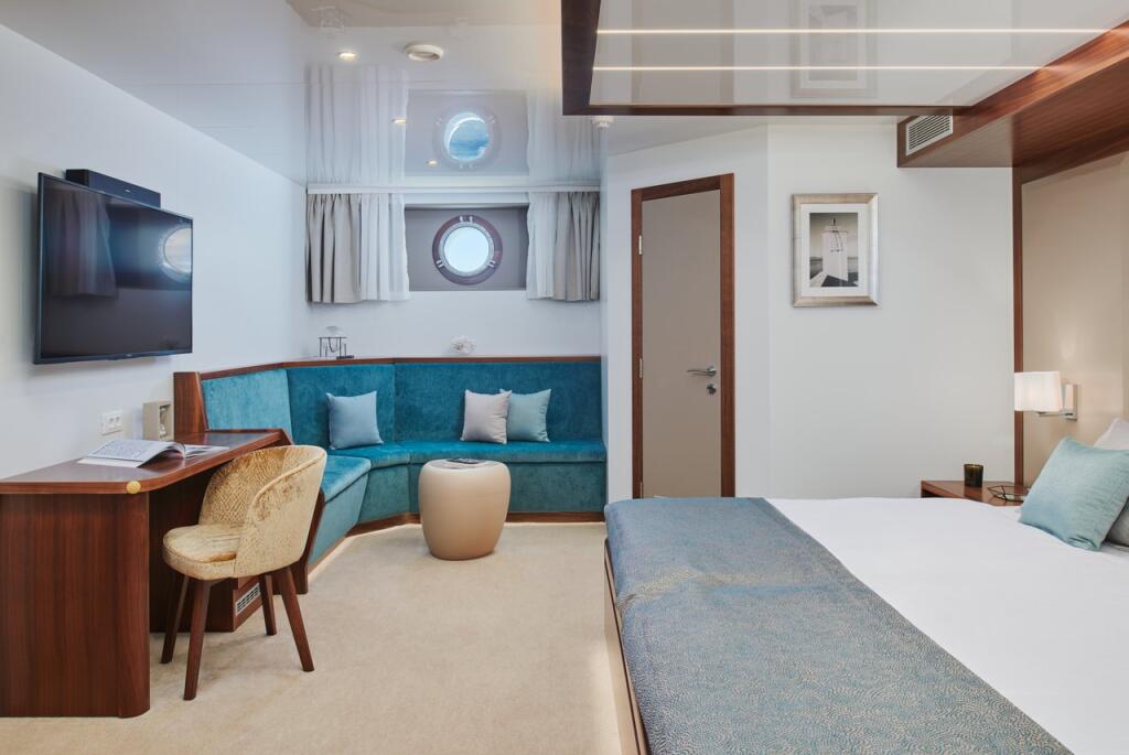 Luxury sailing yacht 