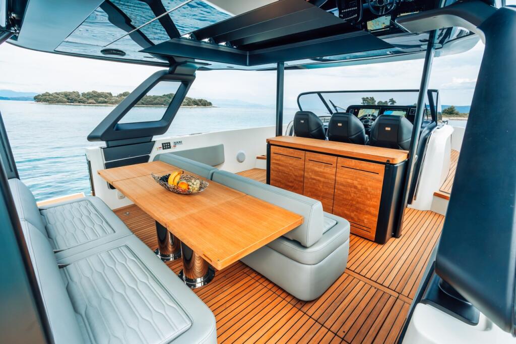 Motoryacht 