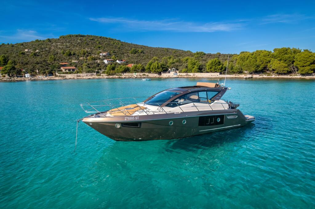 Motoryacht 