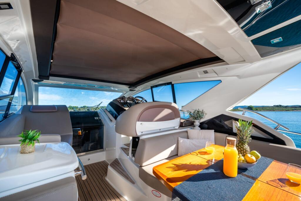Motoryacht 