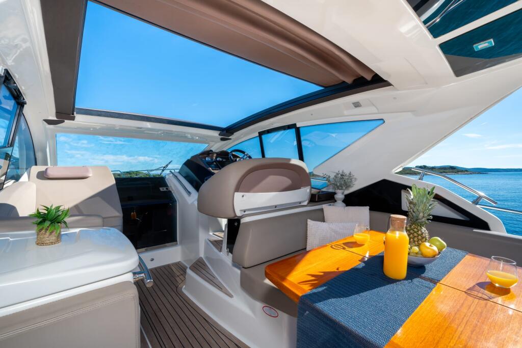 Motoryacht 