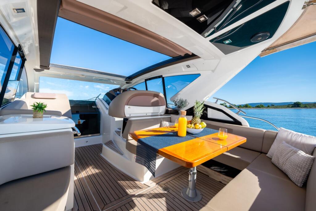 Motoryacht 
