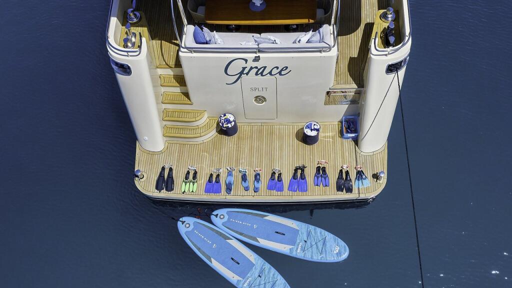 Luxury motor yacht 