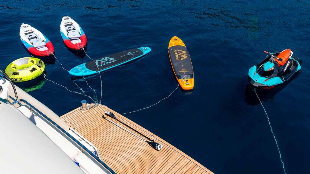 Luxury motor yacht 