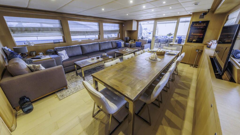 Luxury motor yacht 