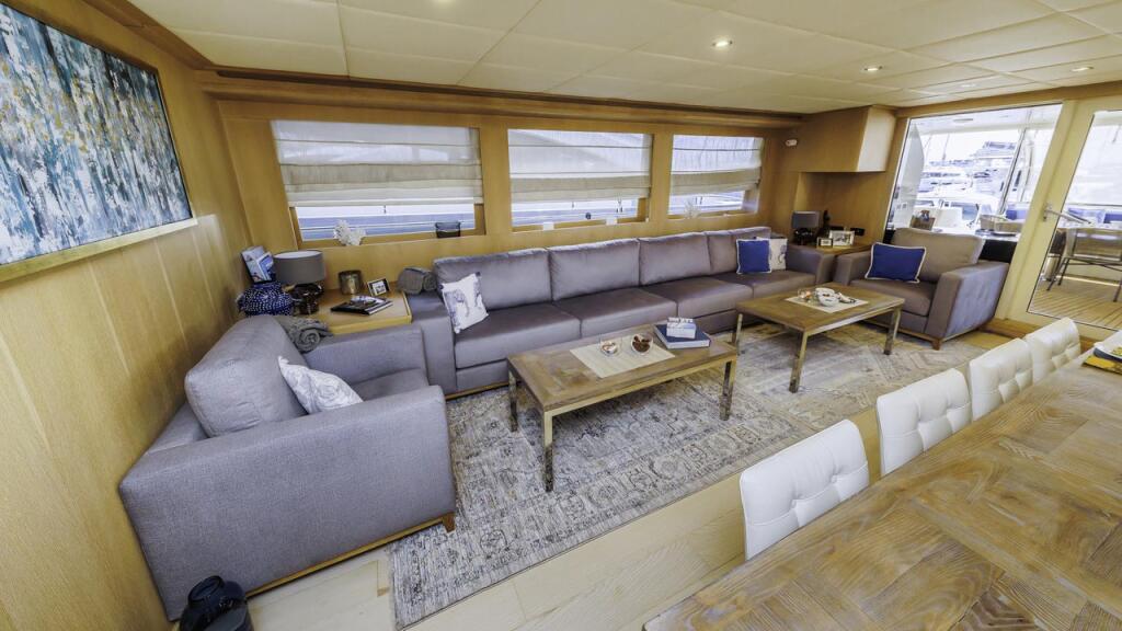 Luxury motor yacht 