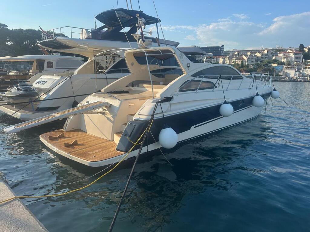 Motoryacht 