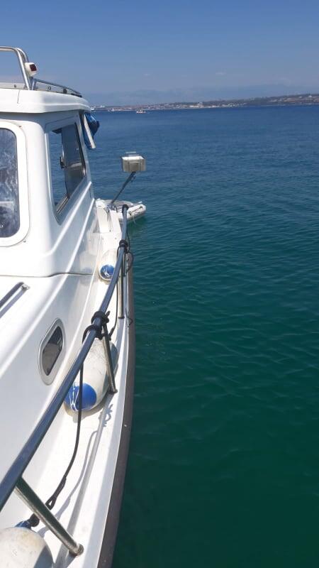 Motor boat 