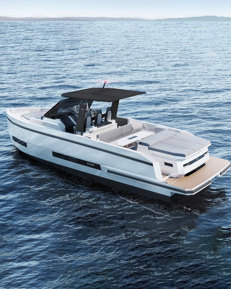 Motor boat 