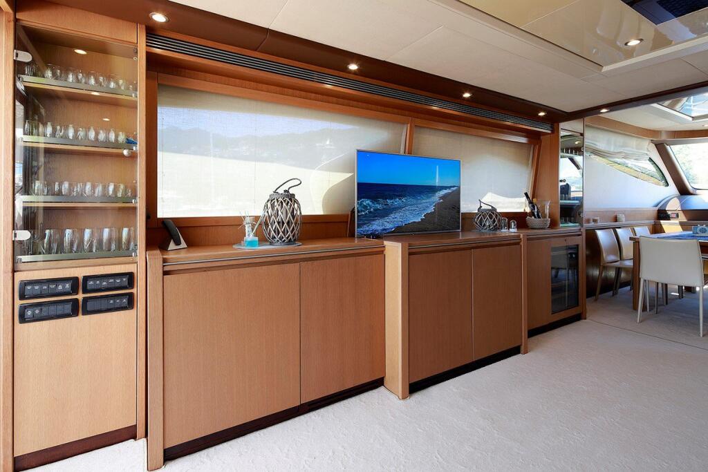 Luxury motor yacht 