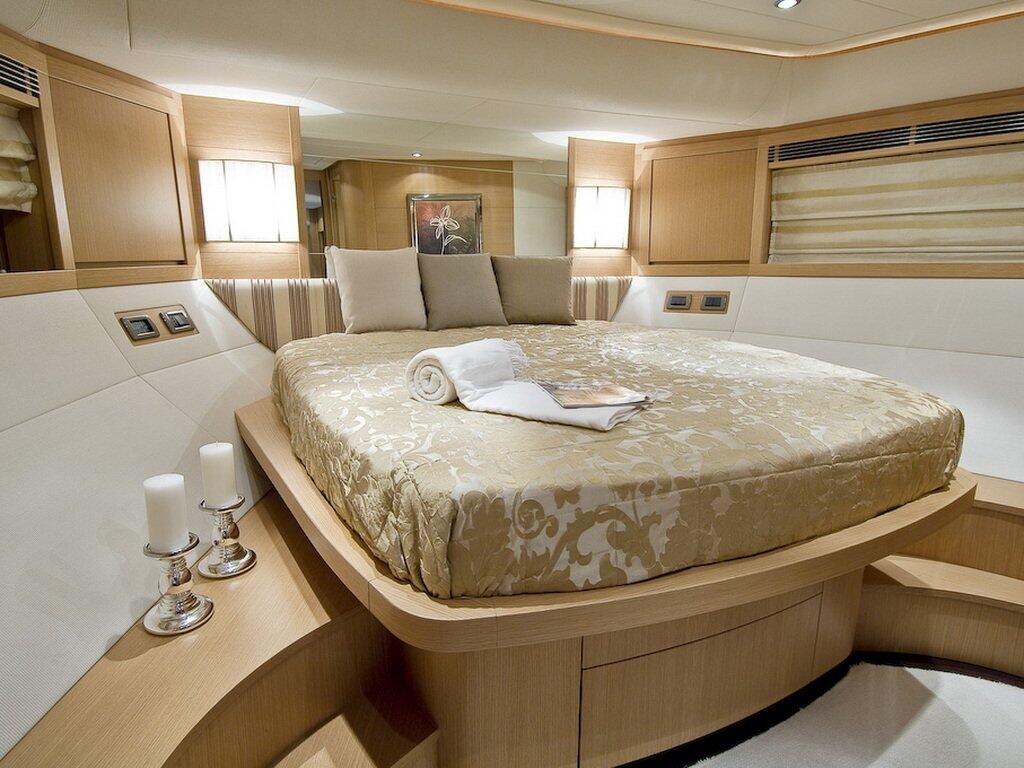 Luxury motor yacht 