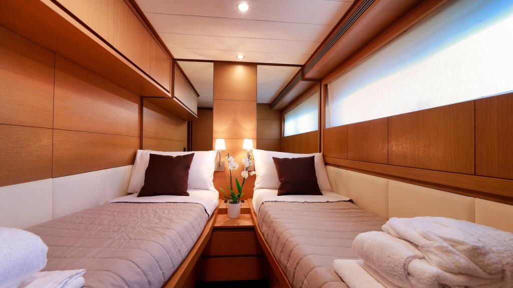 Luxury motor yacht 