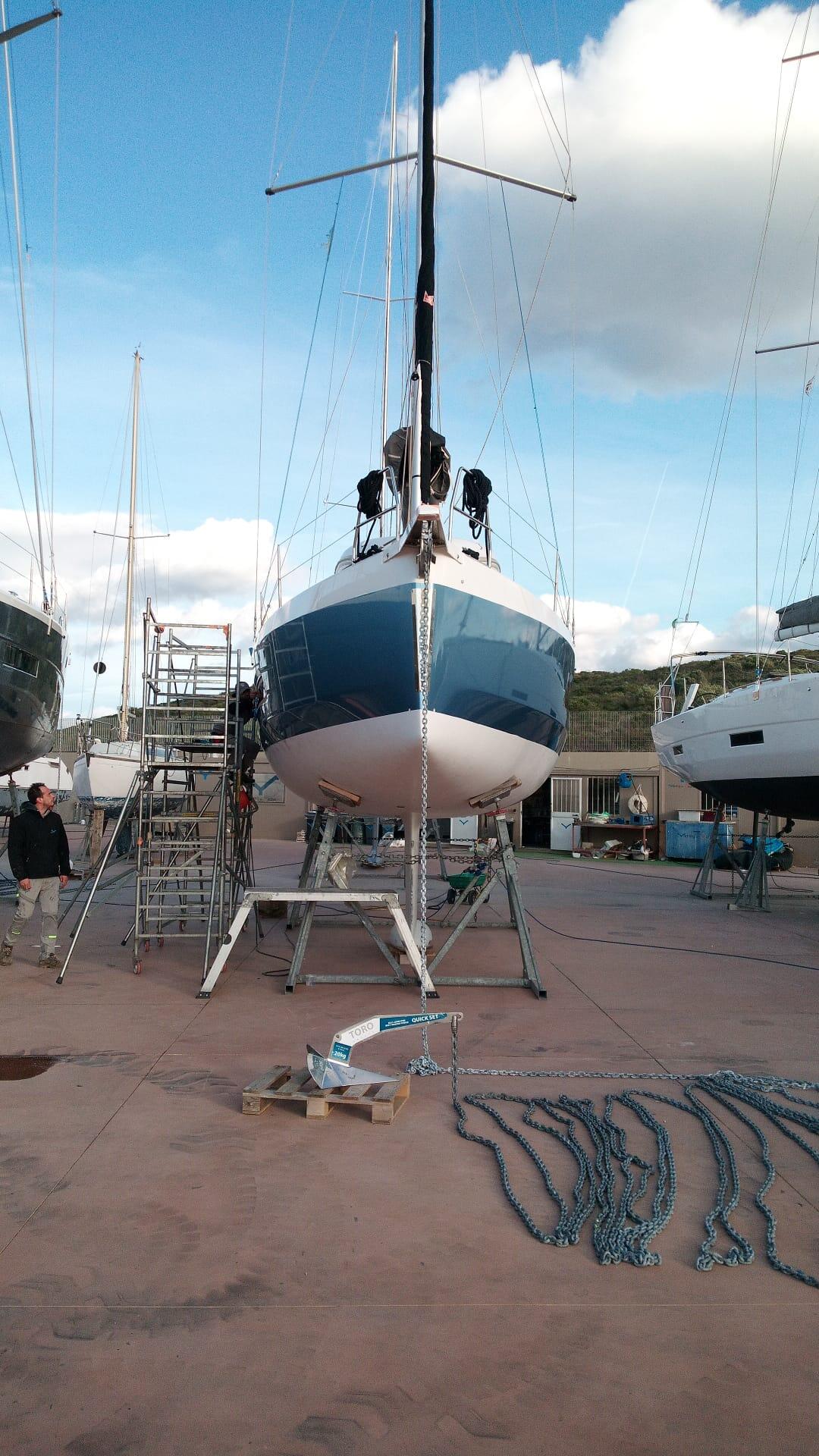 Sailing yacht 