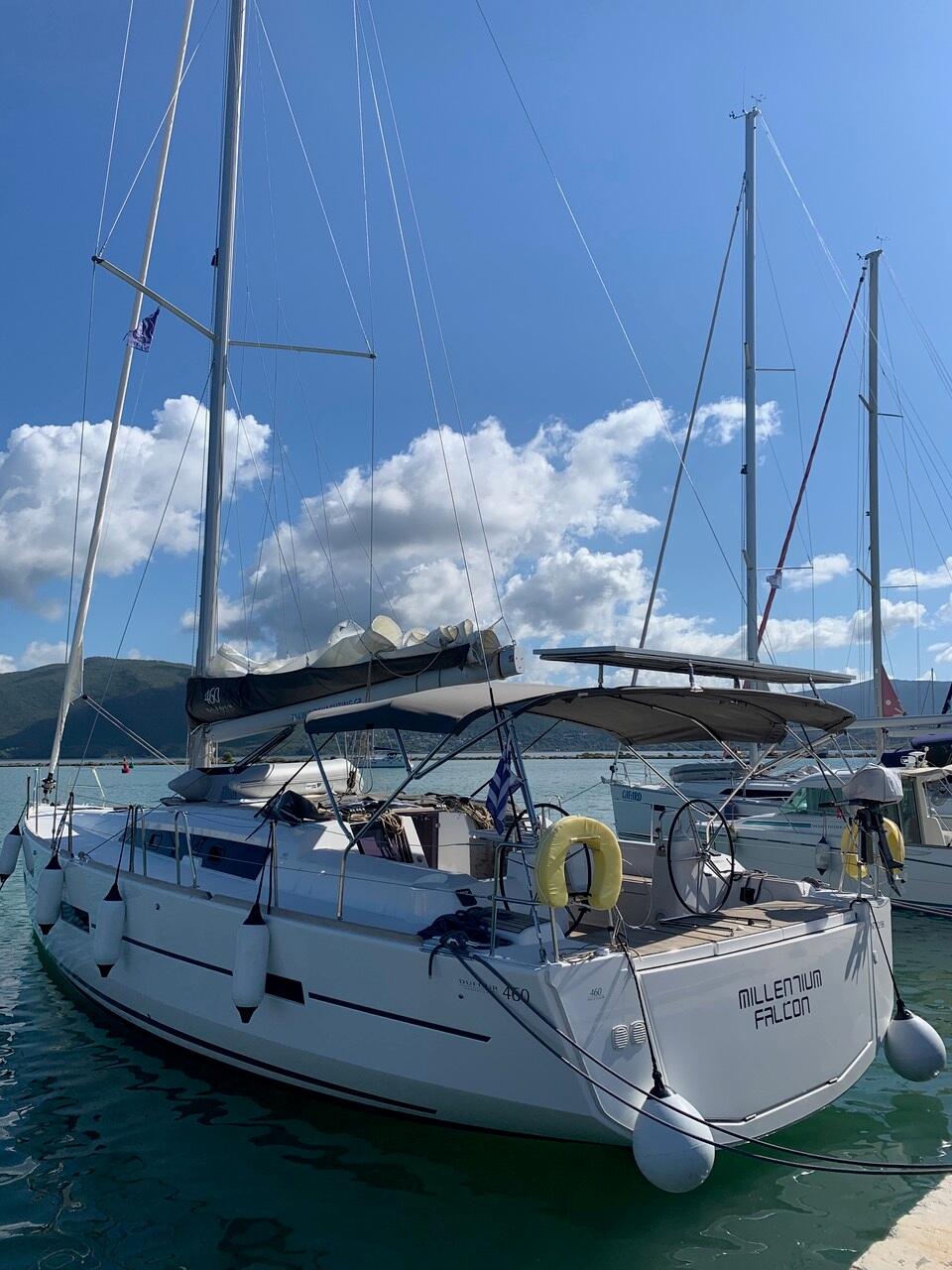 Sailing yacht 