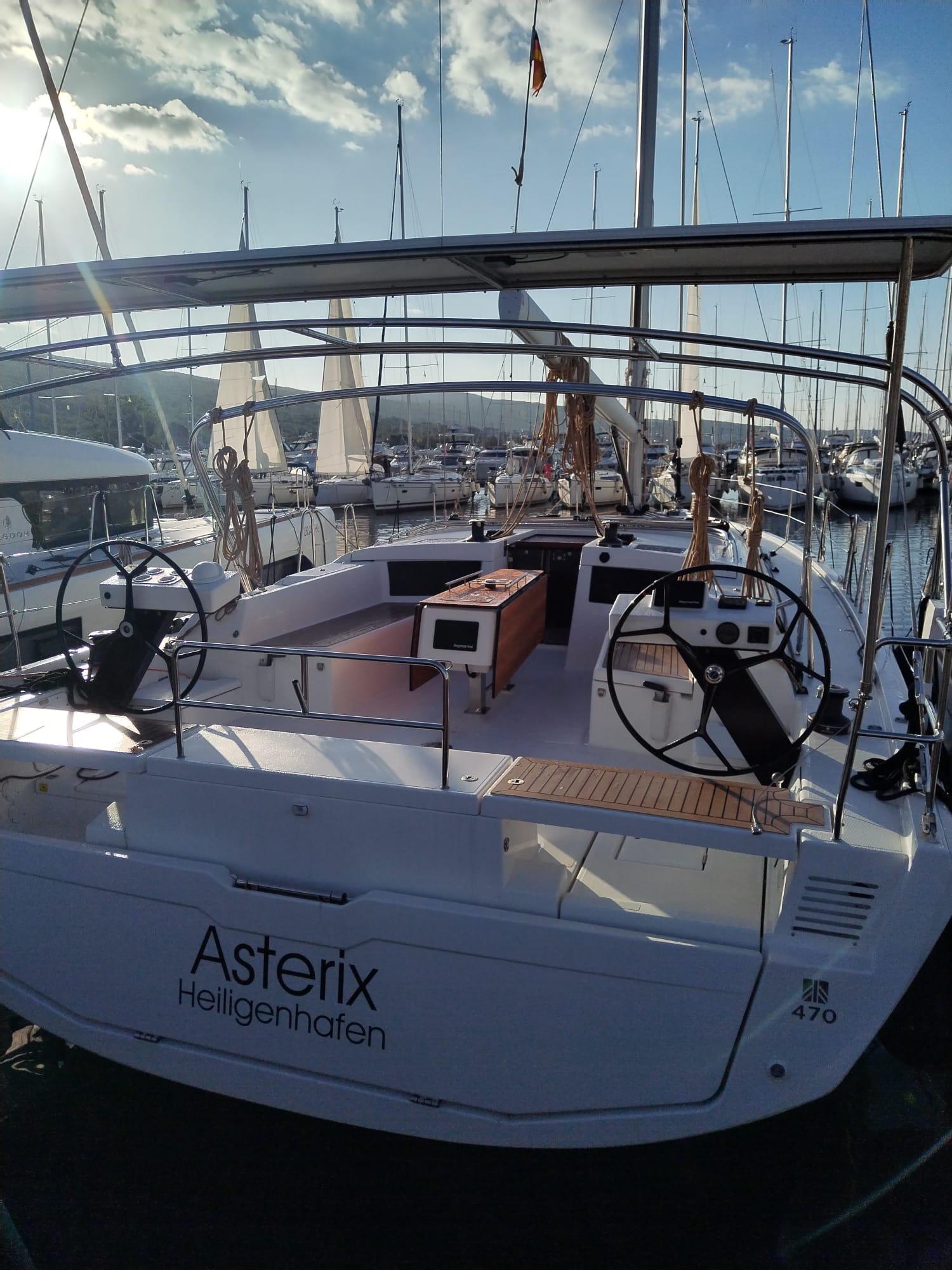 Sailing yacht 