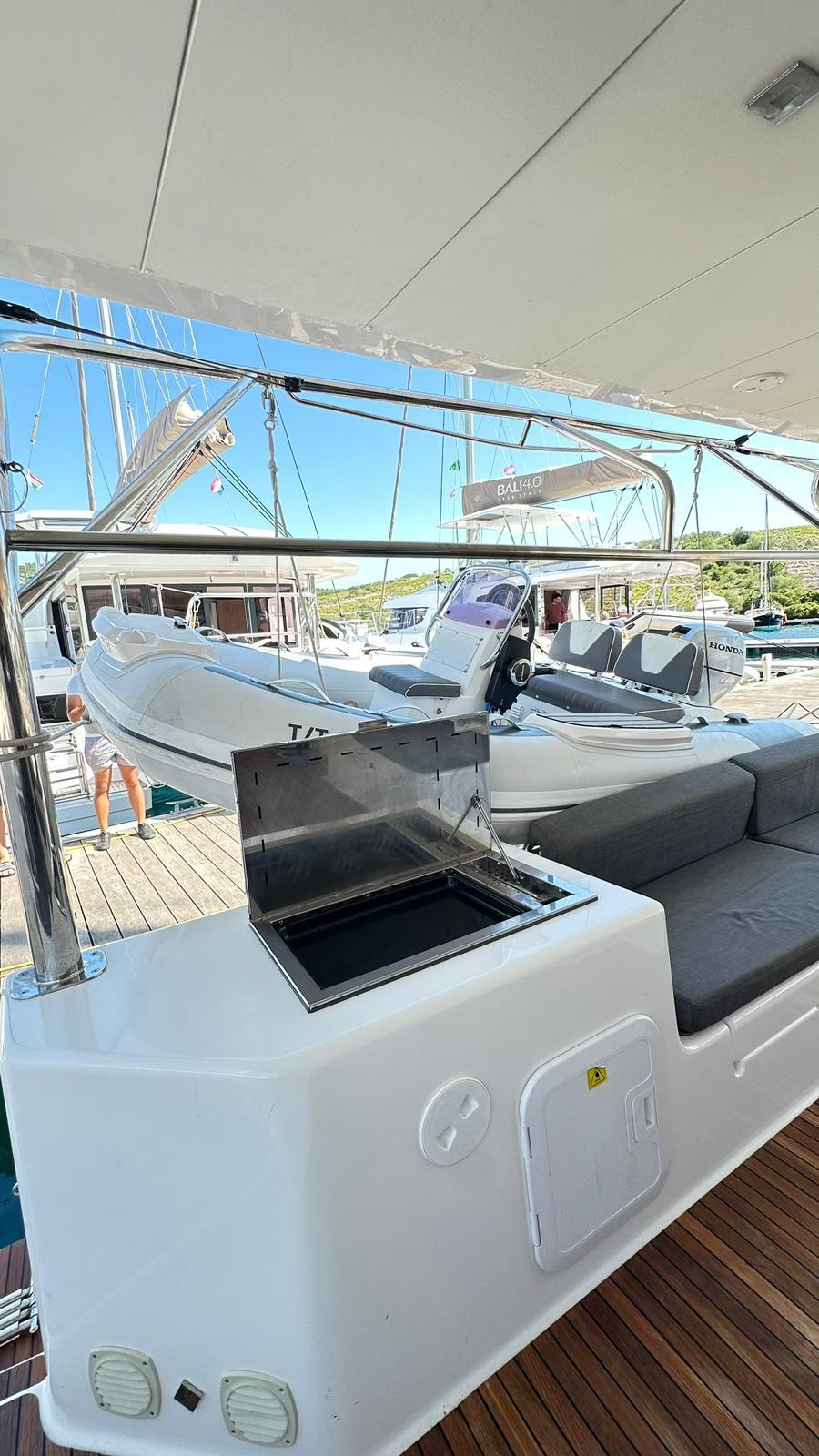 Catamaran 