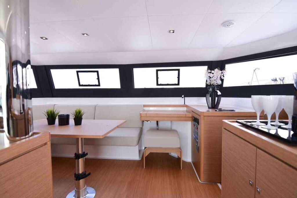 Catamaran 