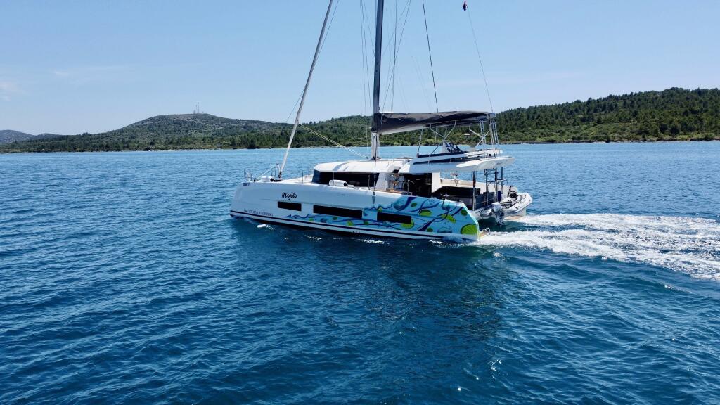 Catamaran 