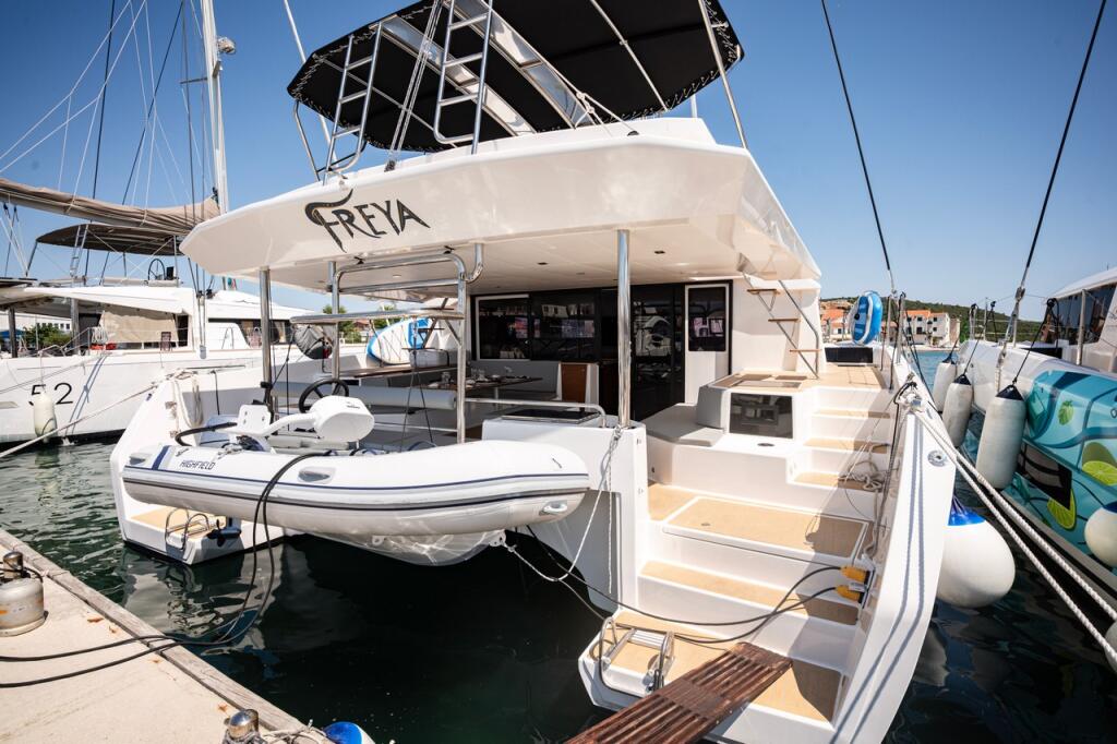 Catamaran 
