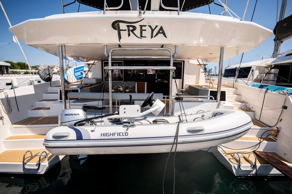 Catamaran 