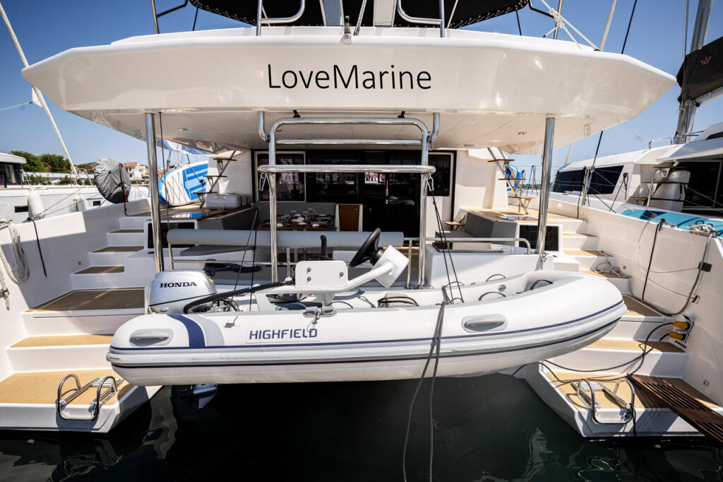 Catamaran 