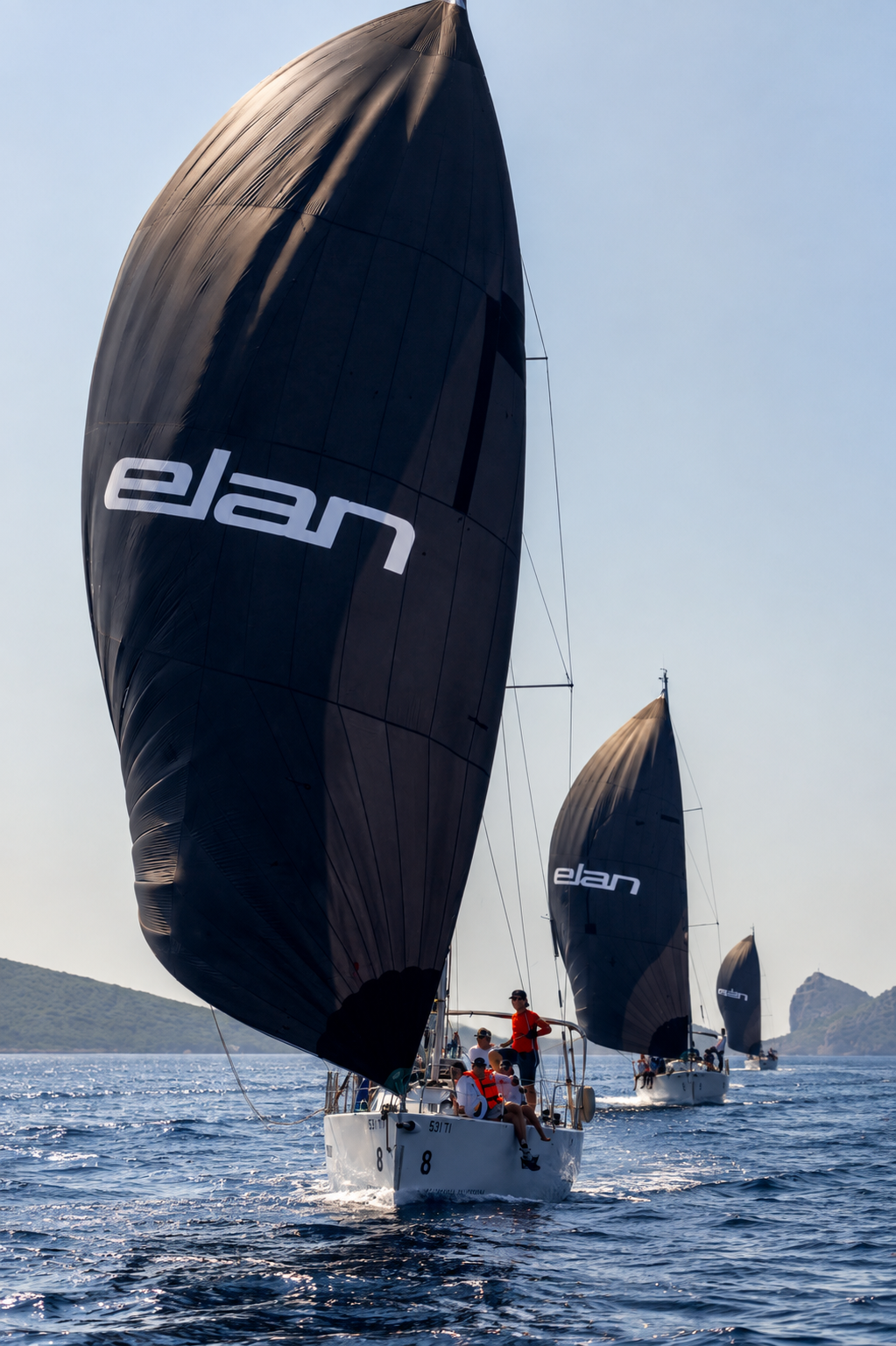Sailing yacht 
