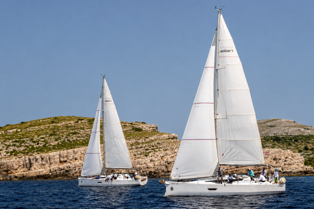 Sailing yacht 