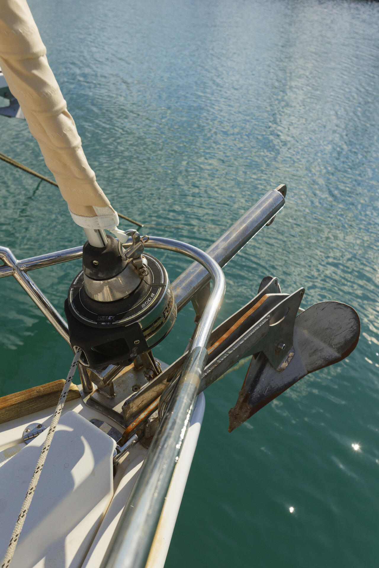 Sailing yacht 