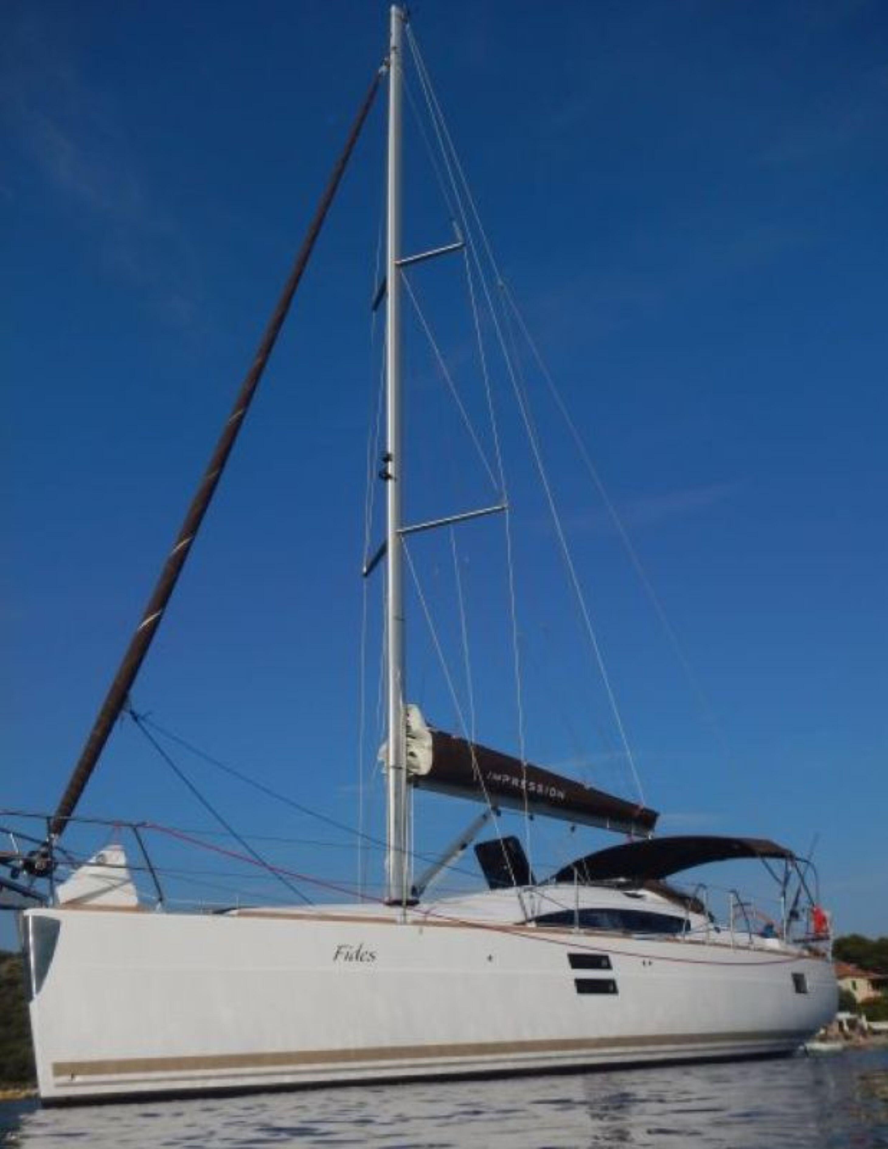 Sailing yacht 