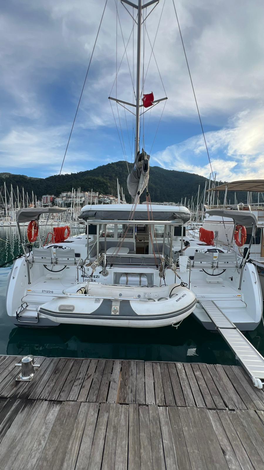 Catamaran 
