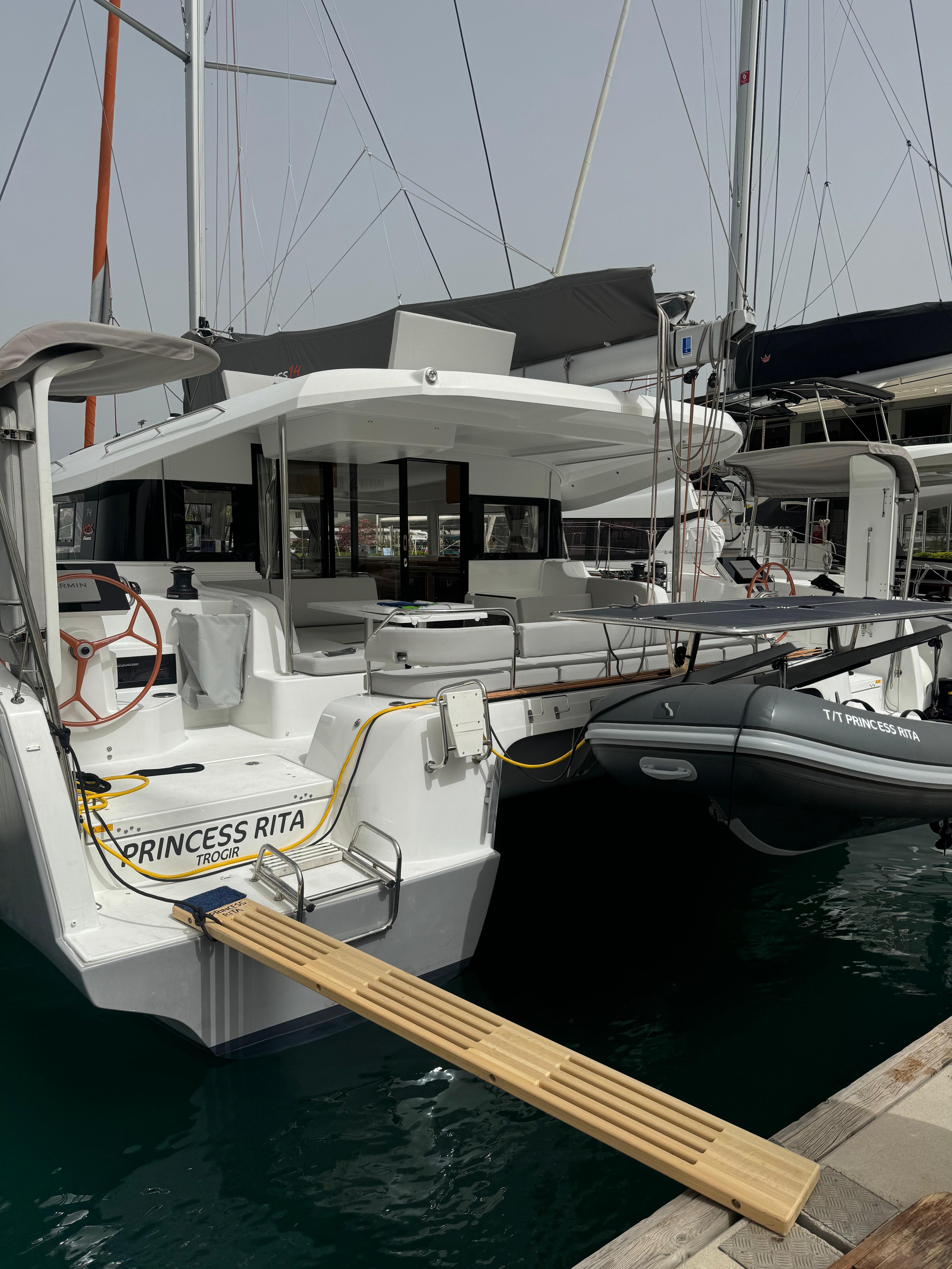 Catamaran 