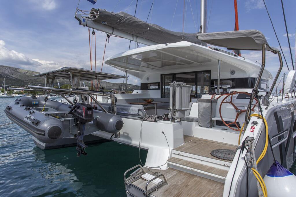 Catamaran 