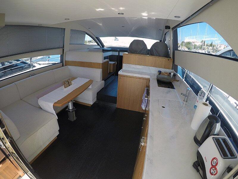 Motoryacht 
