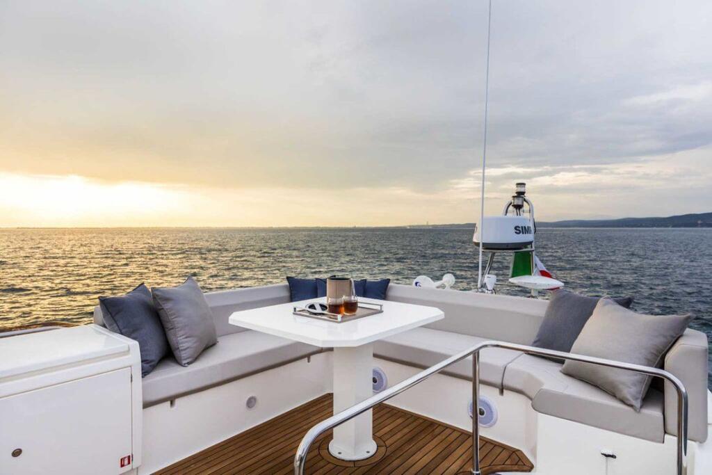Motoryacht 