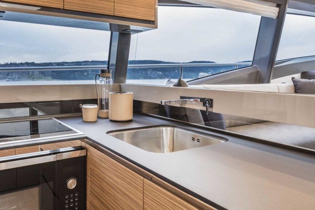 Motoryacht 