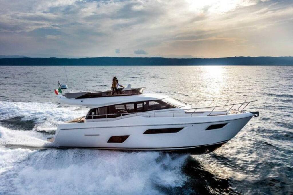 Motoryacht 